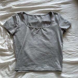 Hollister Women's Short Sleeve Gray Tee